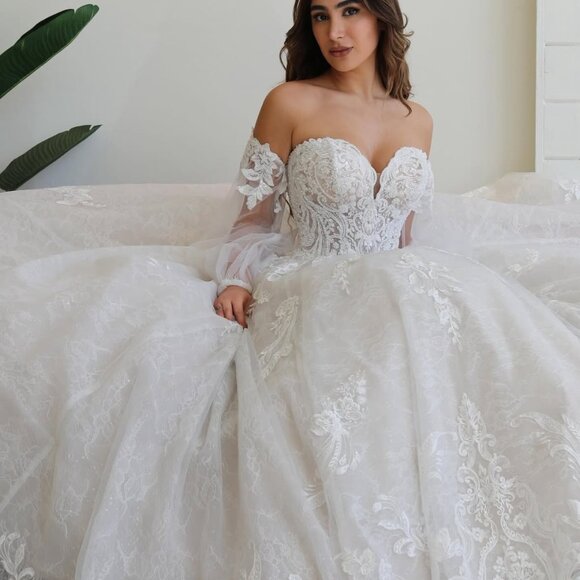 WEDDING DRESS - SOPHIA TOLLI